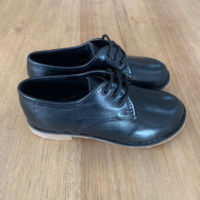 Closed Laces Unisex Shoe | School Shoe